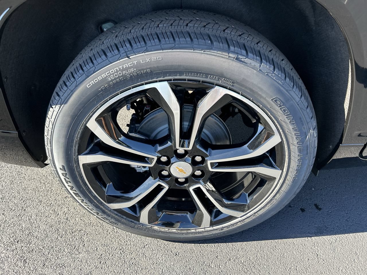 New 2027 Chevrolet Traverse High Country w/ LPO, Floor Liner Package AWD/4WD image 9