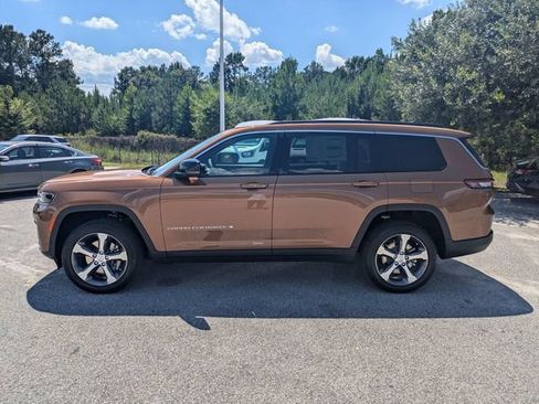 New 2026 Jeep Grand Cherokee L Limited w/ Luxury Tech Group II RWD image 6