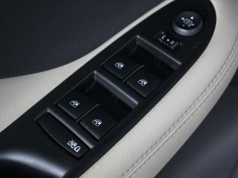 Used 2018 Buick Envision Premium w/ Driver Confidence Package image 23