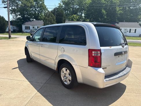 Used 2009 Dodge Grand Caravan SE FWD image 8