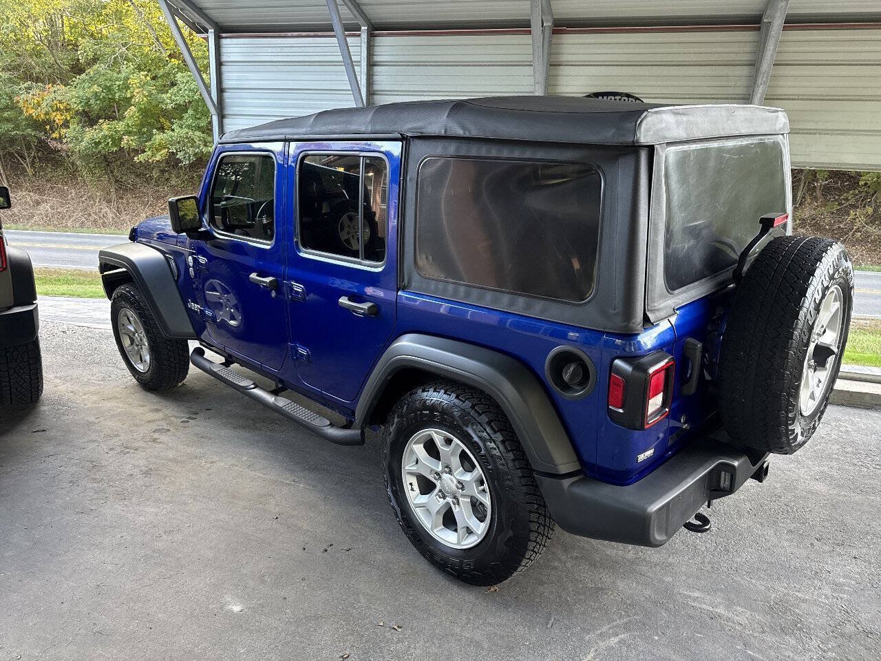 Used 2018 Jeep Wrangler Unlimited Sport AWD/4WD image 4