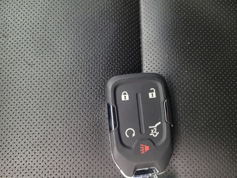 Used 2023 GMC Terrain SLT w/ Tech Package image 32