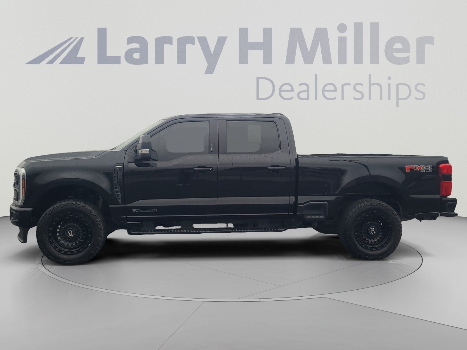 Used 2024 Ford F250 Lariat w/ Lariat Ultimate Package AWD/4WD image 2