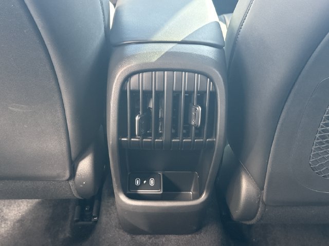 Used 2025 Hyundai Kona Limited FWD image 17