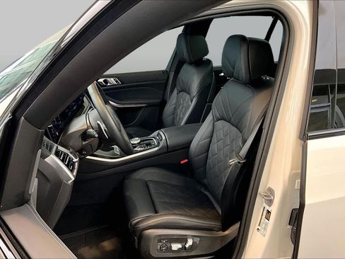 Used 2026 BMW X5 sDrive40i w/ Executive Package RWD image 8