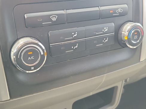 Used 2019 Nissan Frontier S RWD image 17