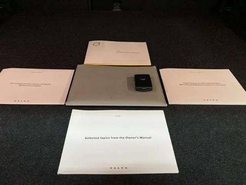 Used 2025 Volvo XC40 B5 Core image 89