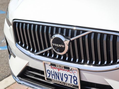 Used 2023 Volvo XC60 B5 Plus w/ Protection Package Premier FWD image 13