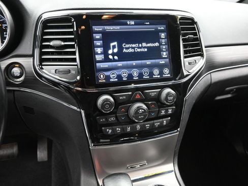 Used 2020 Jeep Grand Cherokee Limited w/ Trailer Tow Group IV image 18