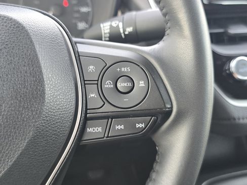 Certified 2025 Toyota Corolla SE FWD image 31