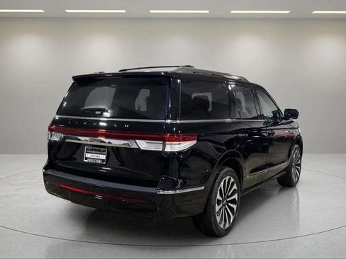 Certified 2023 Lincoln Navigator Reserve image 3