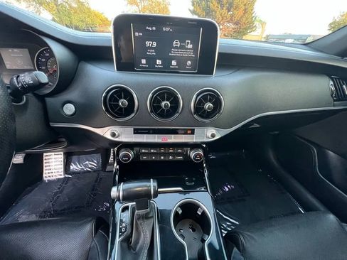 Used 2020 Kia Stinger GT-Line image 14