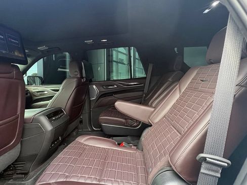 Used 2023 Cadillac Escalade V AWD/4WD image 11