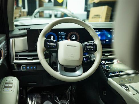 Used 2025 Hyundai Santa Fe SEL AWD/4WD image 17