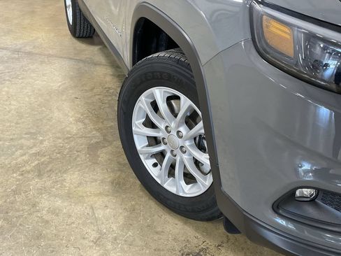 Used 2022 Jeep Cherokee Latitude Lux w/ Sun & Sound Group AWD/4WD image 11