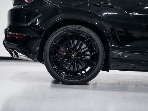 Used 2025 Lamborghini Urus SE image 35