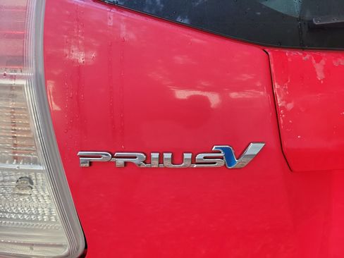 Used 2015 Toyota Prius V Four image 8