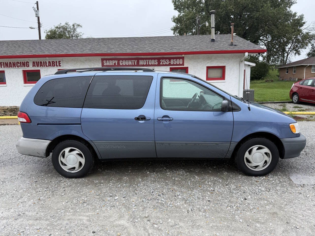 Used 2002 Toyota Sienna LE w/ LE Extra Value Pkg FWD image 2