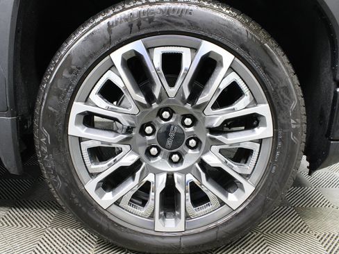 Used 2025 GMC Sierra 1500 Denali Ultimate image 8