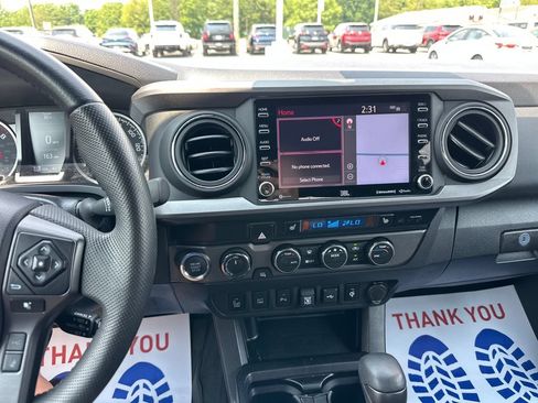 Used 2022 Toyota Tacoma TRD Off-Road w/ TRD Premium Off Road Package AWD/4WD image 22