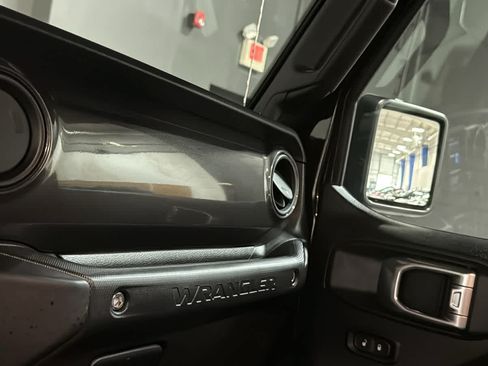 Used 2022 Jeep Wrangler Unlimited Sport AWD/4WD image 18