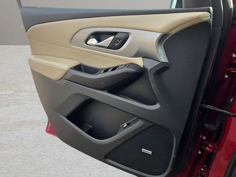 Used 2023 Chevrolet Traverse LT w/ LT Premium Package image 15