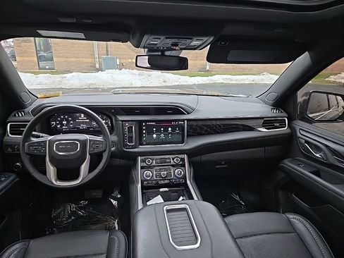 Used 2023 GMC Yukon Denali w/ LPO, Floor Liner Package image 13