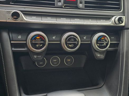 Used 2023 Genesis G70 2.0T image 20