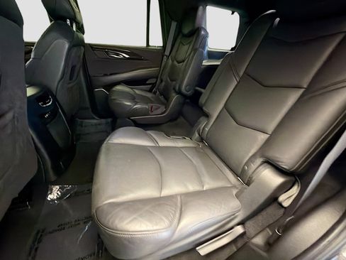Used 2016 Cadillac Escalade Platinum AWD/4WD image 13