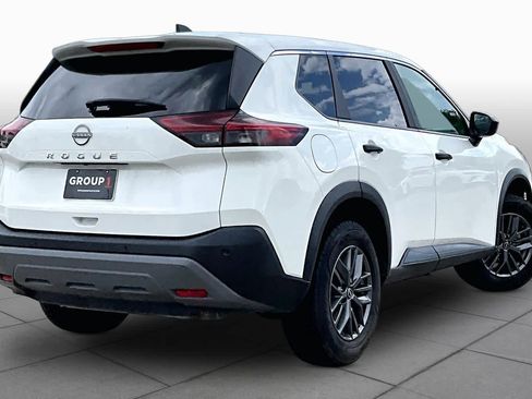 Used 2023 Nissan Rogue S image 11