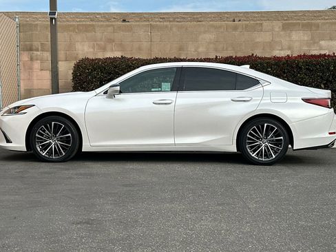 Certified 2024 Lexus ES 350 w/ Premium Package image 7