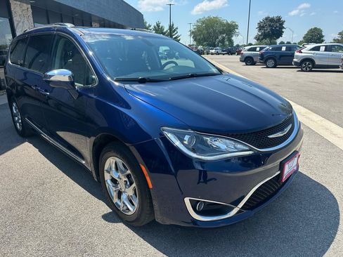 Used 2019 Chrysler Pacifica Limited FWD image 9