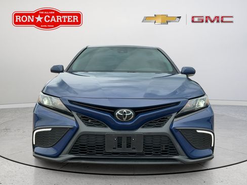 Used 2023 Toyota Camry SE FWD image 2