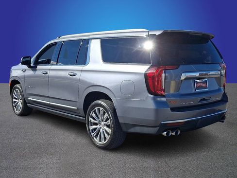 Used 2021 GMC Yukon XL Denali w/ Denali Premium Package image 6