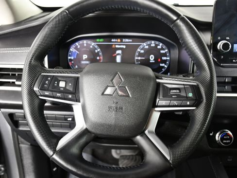 Used 2024 Mitsubishi Outlander SE AWD/4WD image 12