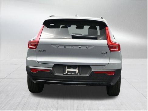New 2026 Volvo XC40 B5 Plus w/ Protection Package Premier AWD/4WD image 4