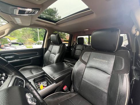 Used 2022 RAM 3500 Laramie image 22