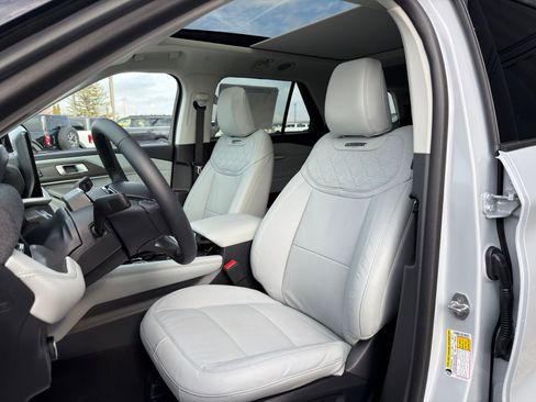 New 2026 Ford Explorer Platinum w/ LUX Leather Package image 15