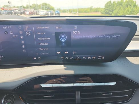 New 2025 Buick Enclave Avenir w/ Super Cruise Package image 14