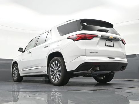 Used 2023 Chevrolet Traverse Premier FWD image 26