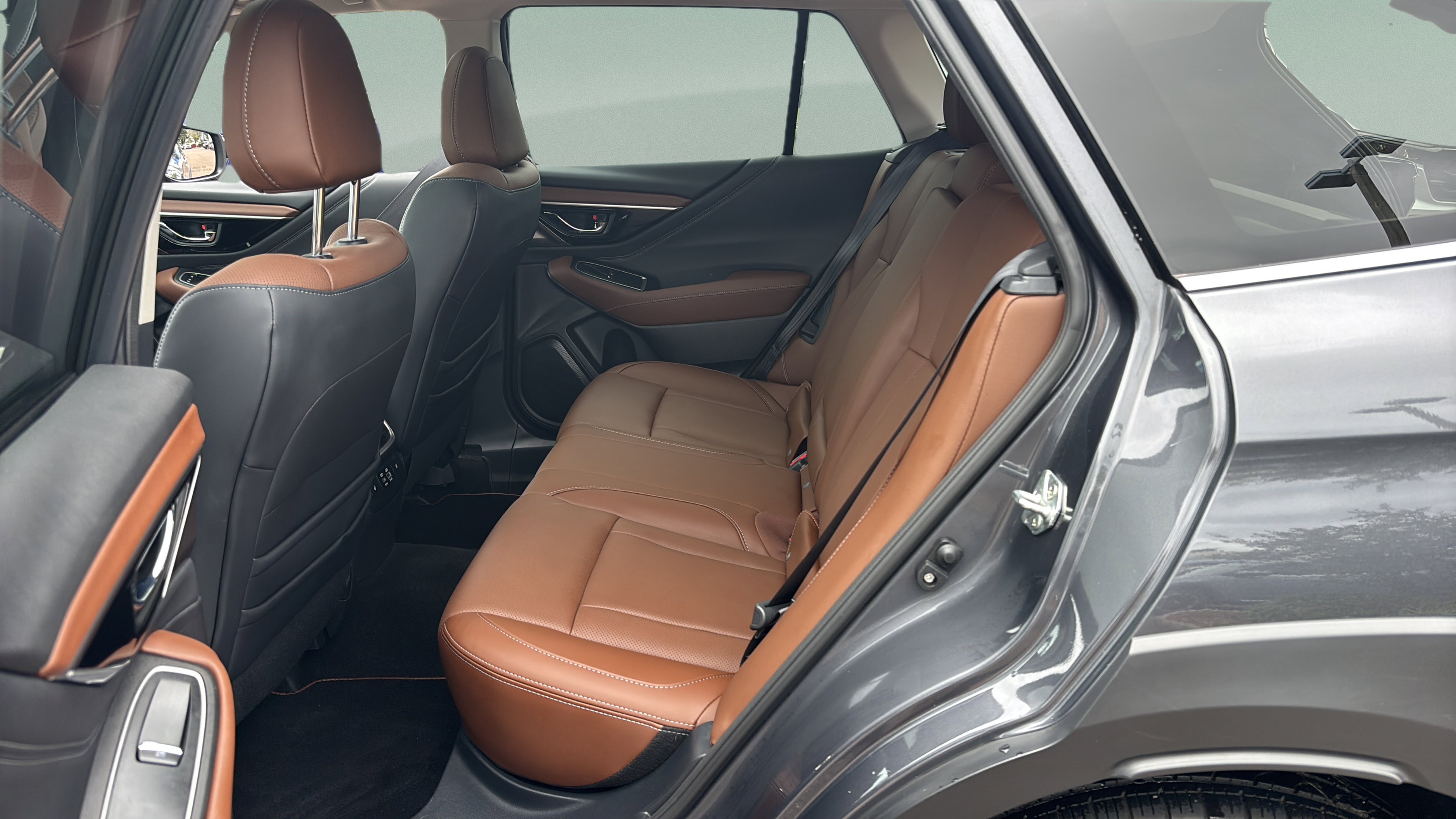 Used 2023 Subaru Outback Touring AWD/4WD image 19