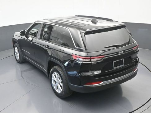 Used 2024 Jeep Grand Cherokee Limited w/ Luxury Tech Group II image 57