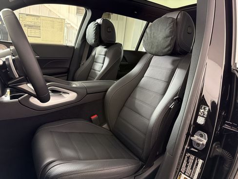 New 2026 Mercedes-Benz GLS 580 4MATIC image 5