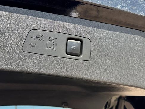 Used 2023 Lincoln Corsair Grand Touring image 6