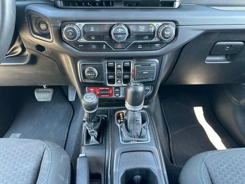 Used 2024 Jeep Wrangler Unlimited Rubicon 4xe AWD/4WD image 44