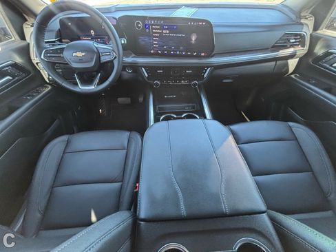 Certified 2026 Chevrolet Suburban LT w/ Comfort Package image 25