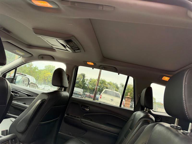 Used 2017 Honda Pilot Elite image 4