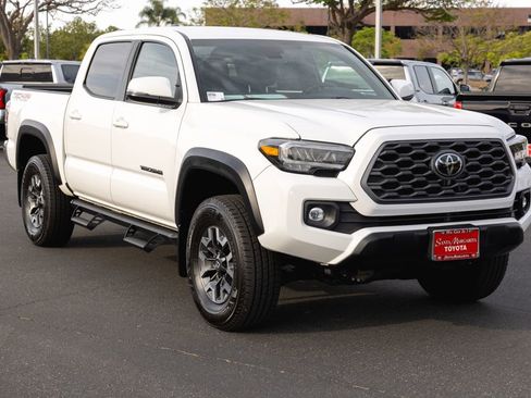 Certified 2023 Toyota Tacoma TRD Off-Road w/ Black Out Package (TMS) AWD/4WD image 3