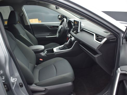 Used 2023 Toyota RAV4 LE AWD/4WD image 10