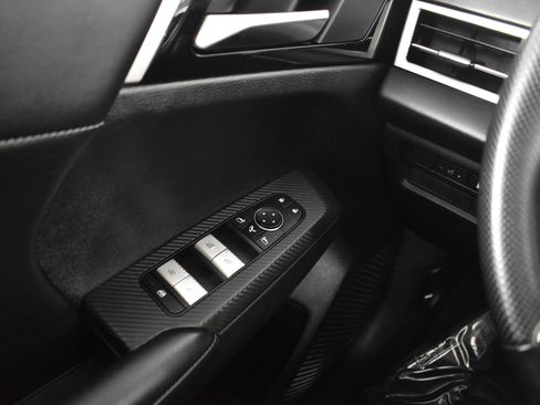 Used 2024 Mitsubishi Outlander SE image 32